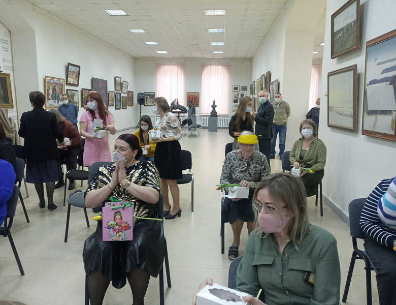 Акция «Дарите женщинам цветы»