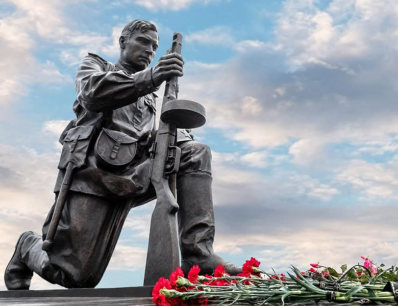 Виртуальная выставка "Подвиг в камне и бронзе"