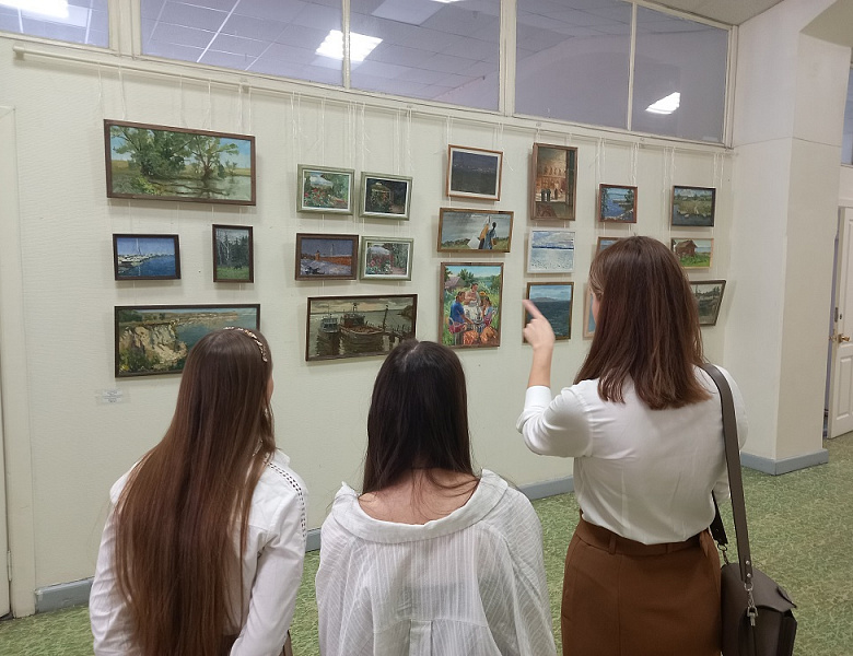 Выставка творческих работ Емельяновой Таисии, Малинко Анастасии  и Филькиной Татьяны