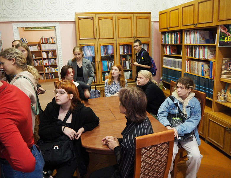 Встреча с художником-иллюстратором из Санкт-Петербурга, Антоном Ломаевым.