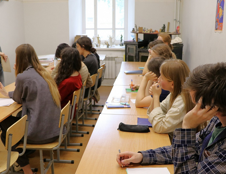 Любите и цените счастье! Оно рождается в семье.