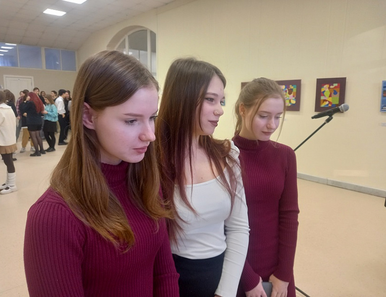 Выставка самостоятельных работ студентов СХУ
