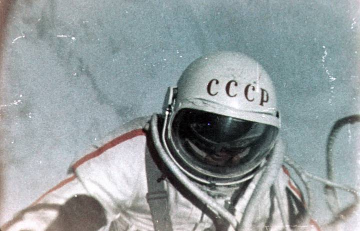 Фотовыставка «ПЕРВЫЕ В КОСМОСЕ»