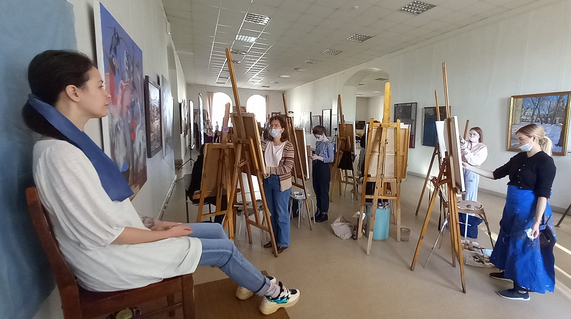 Конкурс по академическому рисунку и живописи, посвященный  125-летию основания Саратовского художественного училища имени А.П. Боголюбова