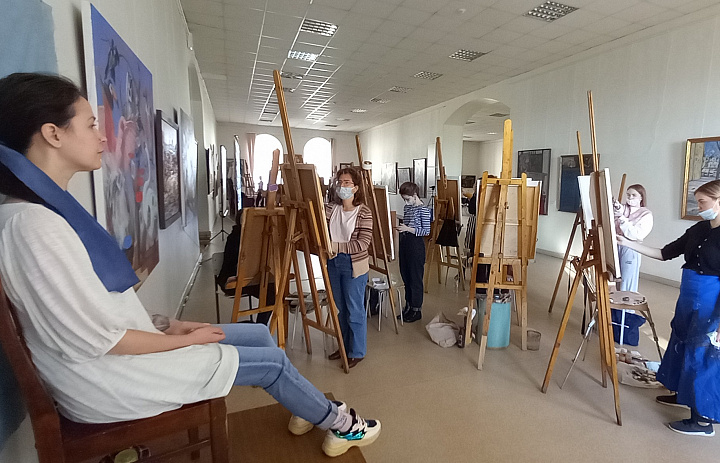 Конкурс по академическому рисунку и живописи, посвященный  125-летию основания Саратовского художественного училища имени А.П. Боголюбова