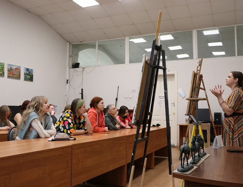 Пластика и ритмы в анималистке на примере этюда лошади в движении