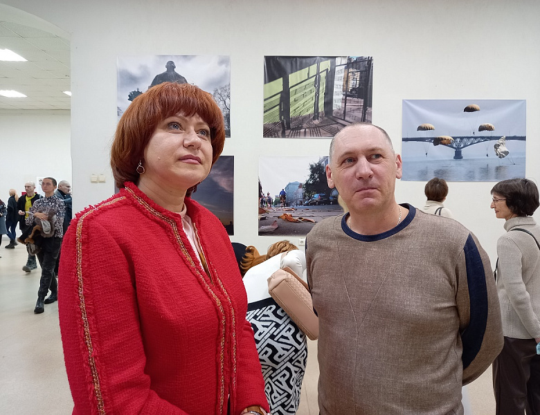 "Объективно о времени". В Художественном училище открылась юбилейная фотовыставка Юрия Набатова