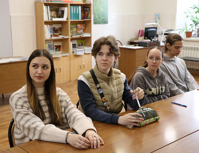 Интеллектуальная игра «Мы и космос: первые шаги во Вселенную», посвященная Дню космонавтики