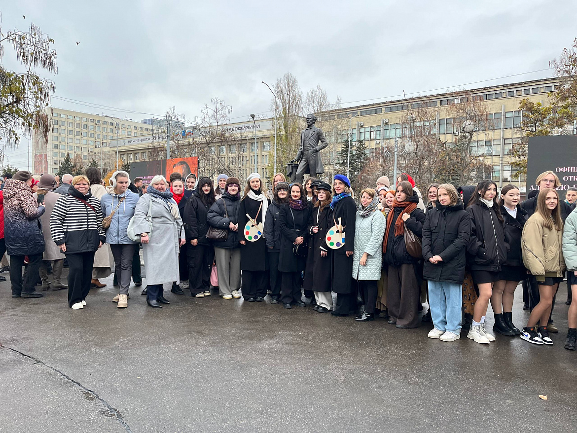 В Сердце Саратова: Торжественное Открытие Памятника Алексею Петровичу Боголюбову