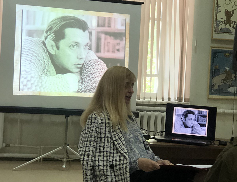 Литературно-музыкальная композиция «Все начинается с любви…» к 90-летию со дня рождения Р. Рождественского.