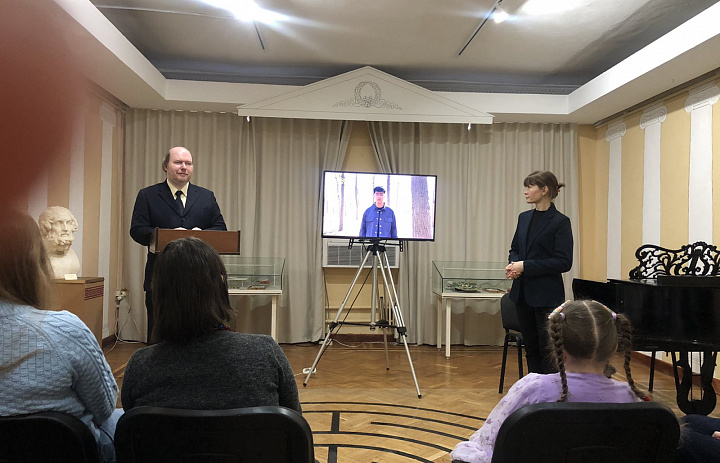 VII городской конкурс «Читаем классику»