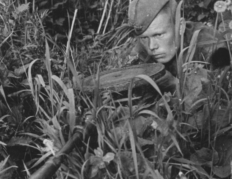 Выставка фотохроники «Военные годы» к 80-летию Победы в Великой Отечественной войне 1941-1945 гг. и Году Защитника Отечества 
