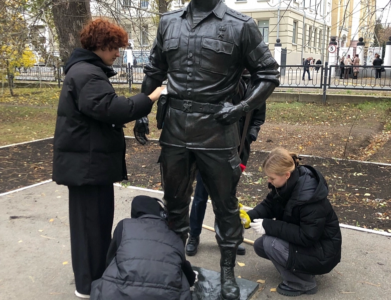 Памятник Генералу Анатолию Романову