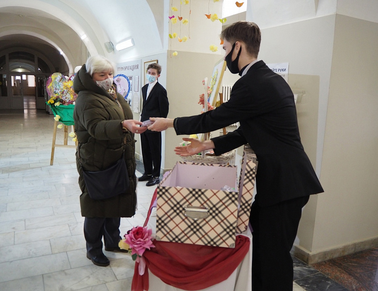 Поздравление педагогов с Международным женским днем!