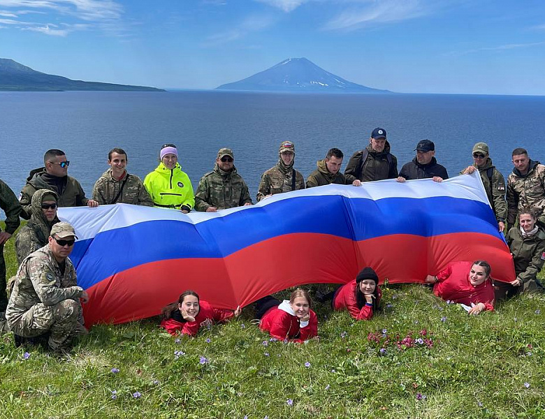 150 человек отправятся в историческую экспедицию на остров Шумшу